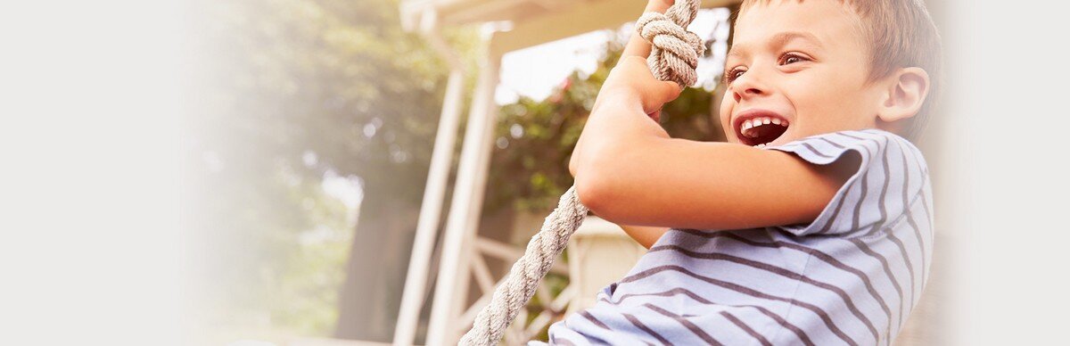 donna che sorride: cover dell'articolo endodonzia del blog del dentista dottore Pierluca Vivaldini